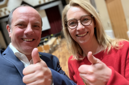 Freude über einen tollen Rechnungsabschluss - Tamara Niederbacher